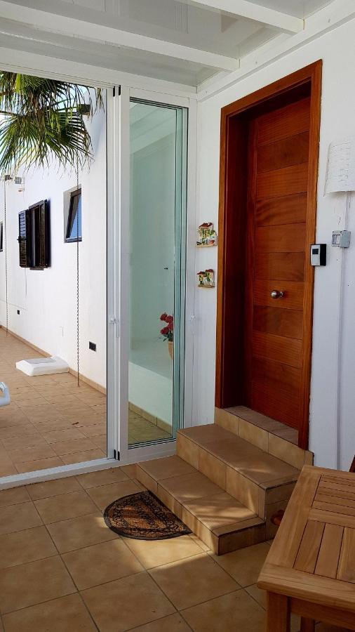 Artsy Casa Timanfaya, Playa Blanca Apartment Exterior photo